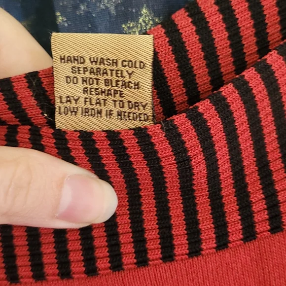 🍂3/$10 Notations Stretchy Red & Black Two-Tone 3/4 Sleeve Boat-Neck Blouse - Picture 7 of 8